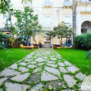 il-giardino-di-piazza-falcone.catania-hotels.net/